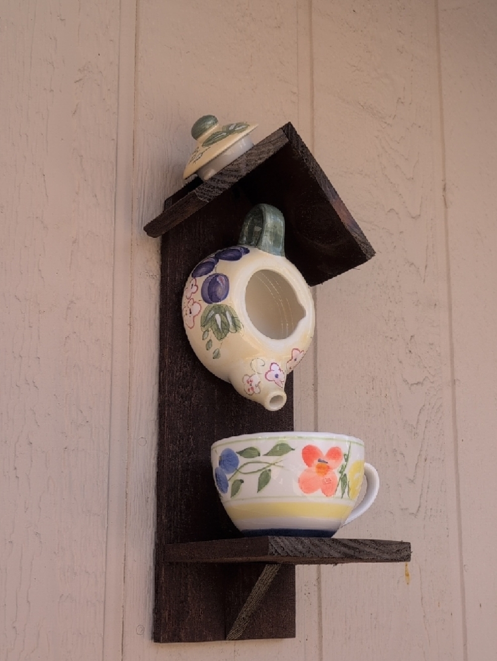 Rustic Wooden Handmade Teapot Bird Feeder Fruit And Flowers - Picture 3 of 16